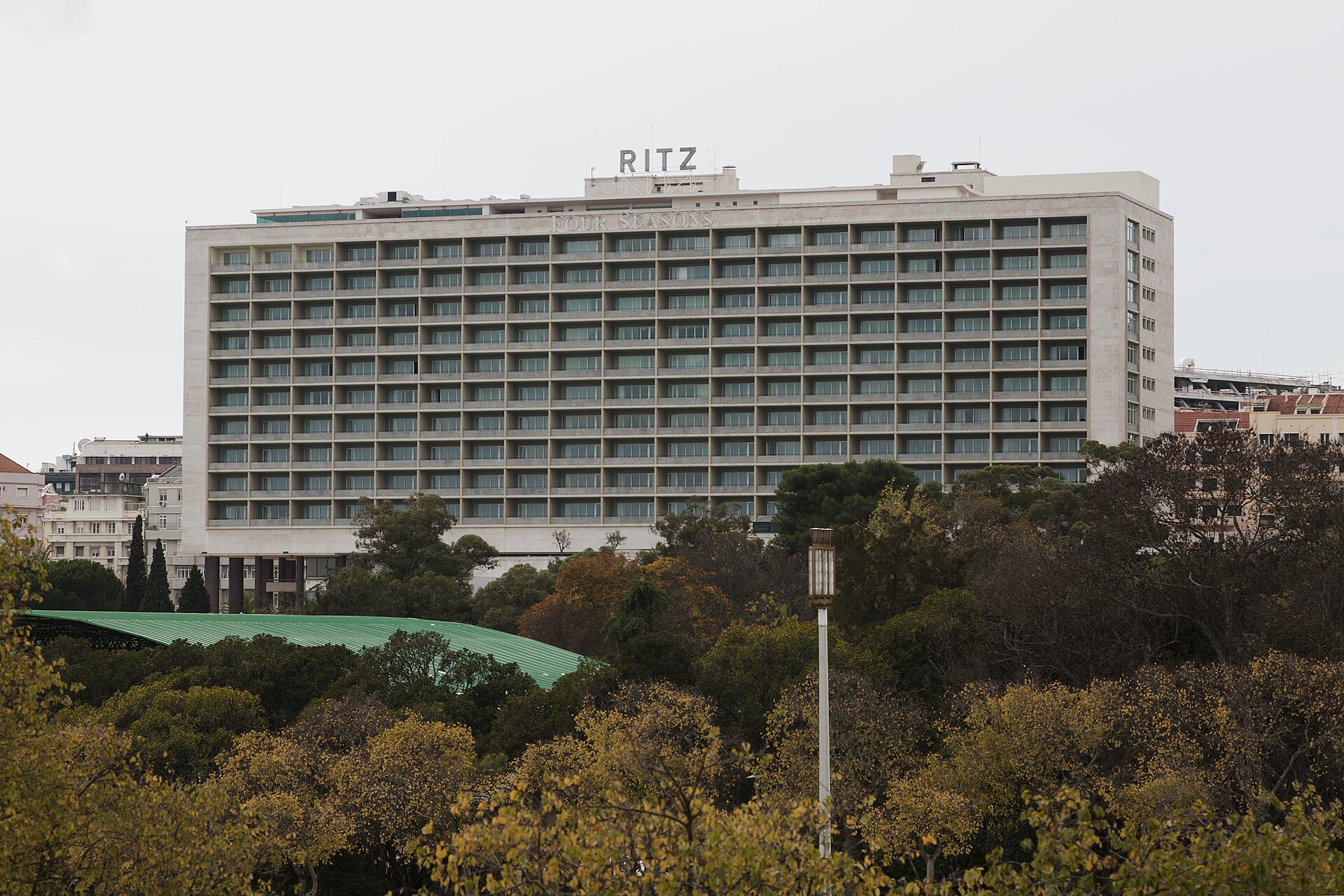 Hotel Ritz Lisbon exterior